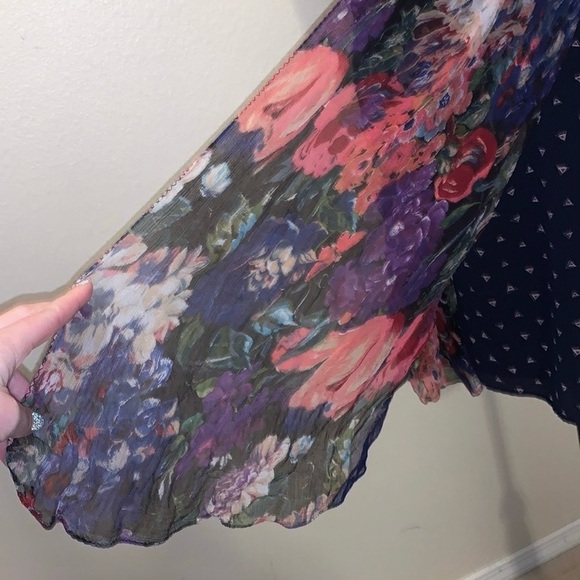 Lightweight office Black floral sheer scarf - Picture 3 of 4